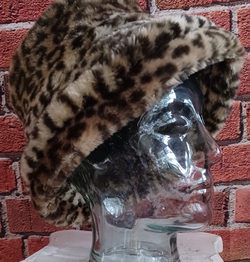 Leopard Print Hat - image 6